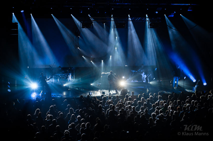 Echoes_2015-02-07_000.jpg : Echoes XL, performing Pink Floyd Premierenshow "Seer of Visions", Siegerlandhalle, Siegen 07.02.2015, Bild 1/43